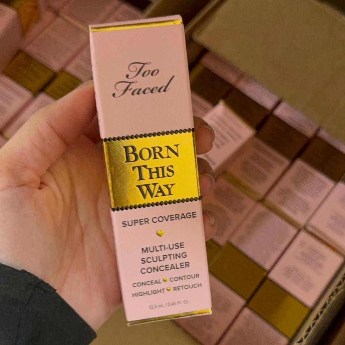 Too Faced
Born This Way Super Coverage Multi-Use Concealer with Hyaluronic Acid