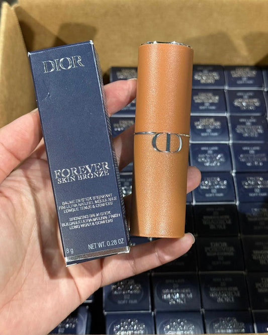 DIOR 
Forever Skin Bronze Bronzing Balm Stick – Natural Skin Finish contour