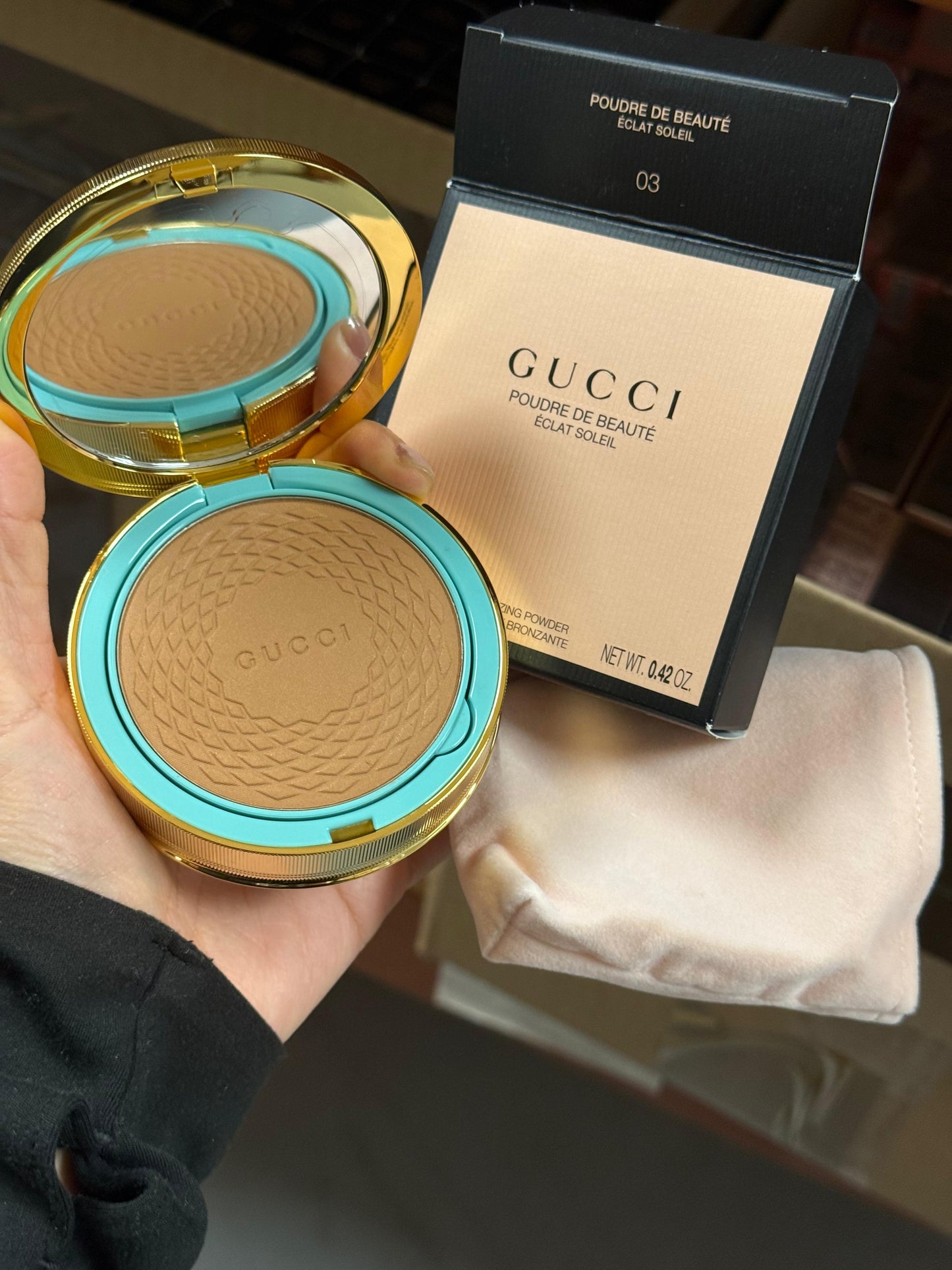 Gucci 
Sun-Kissed Glow Powder Bronzer