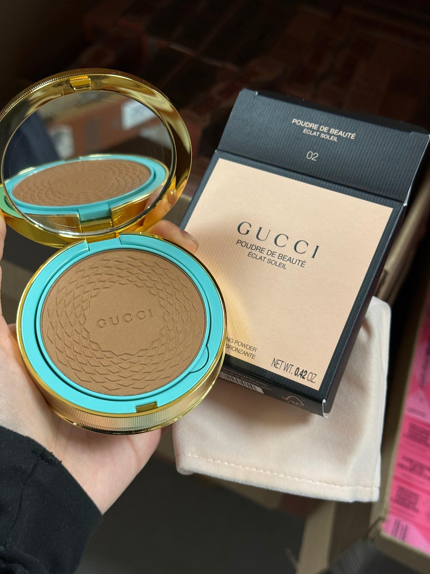 Gucci 
Sun-Kissed Glow Powder Bronzer